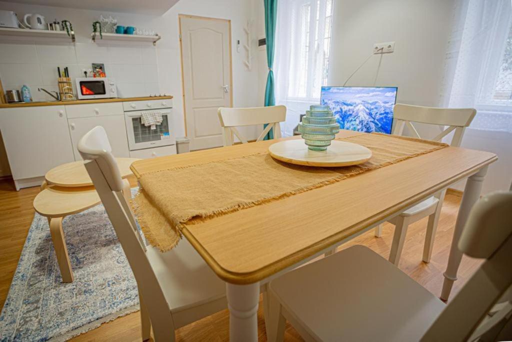 Boutique Apartment In Akacfa Street Budapest Extérieur photo